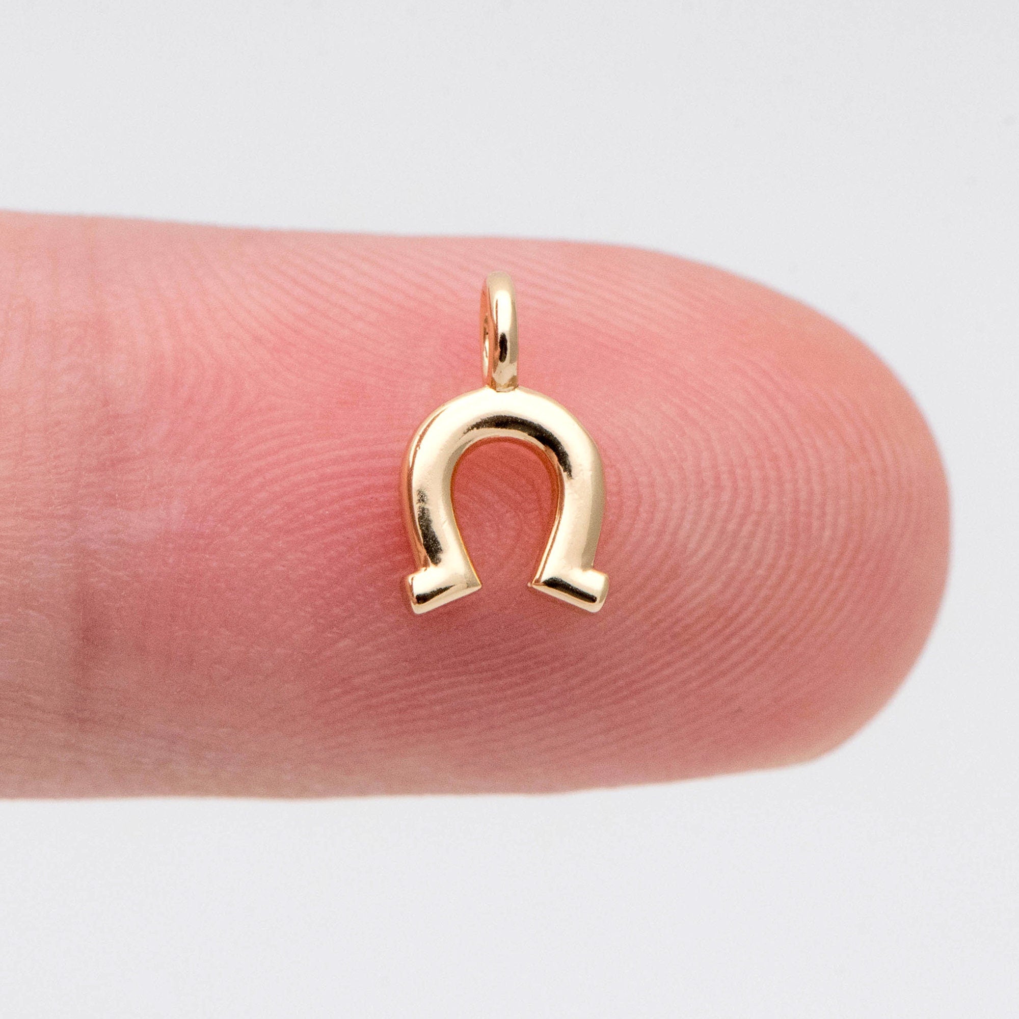10pcs Gold Horseshoe Charm 9x5.5mm, 18K Gold plated Brass, U-shaped Pendant (GB-2963)